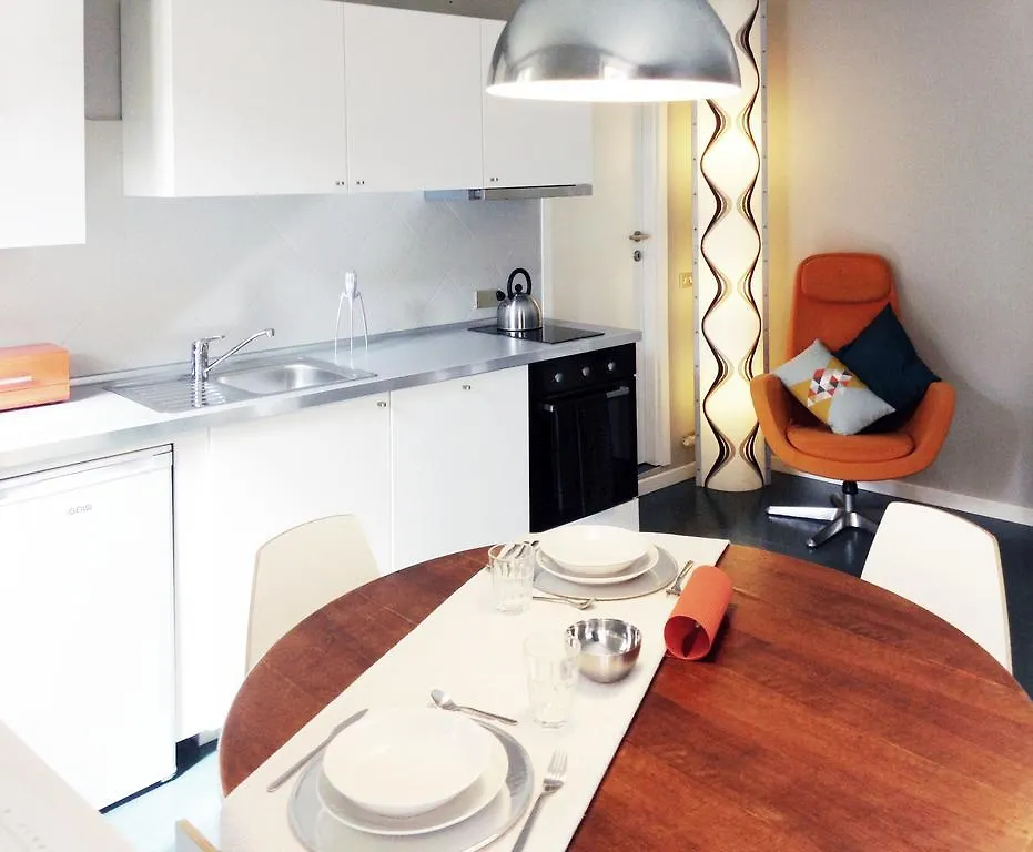 Molly'S Home Como 0*,  Italien